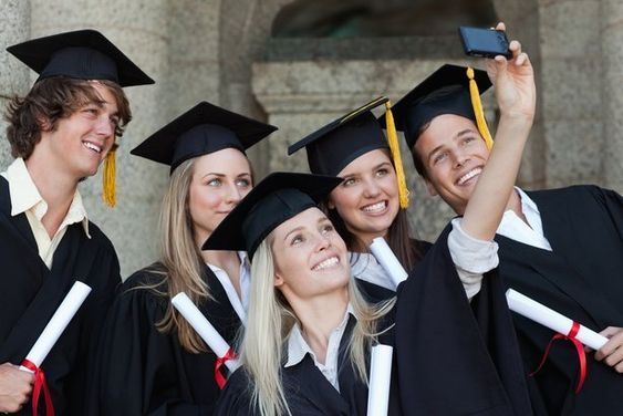 Thường học bổng du học Ý 2023 có lợi ích gì cho sinh viên?